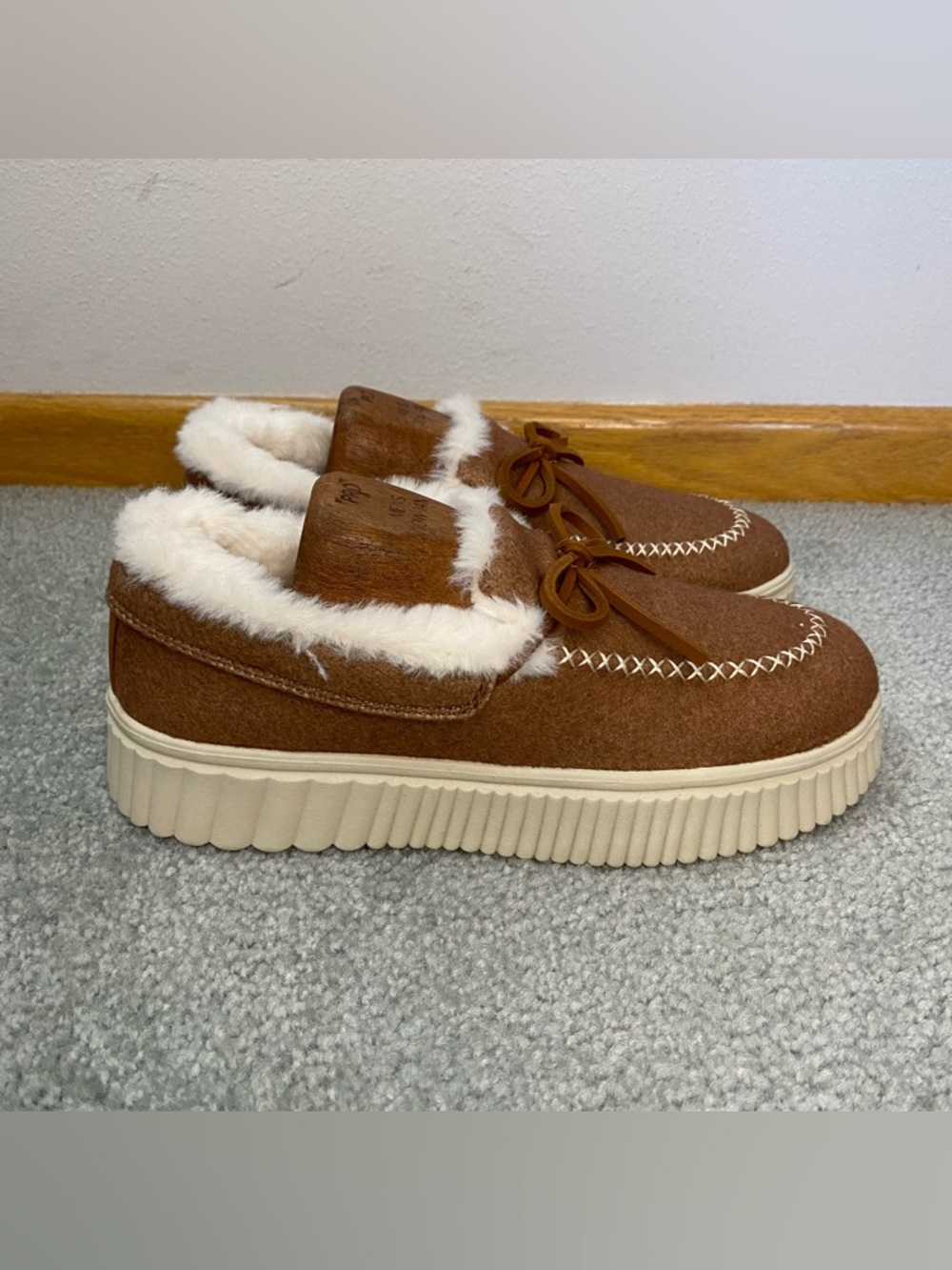 Skechers NWT Cozy Ojai Moccasins Lined Slippers Brown Womens 8